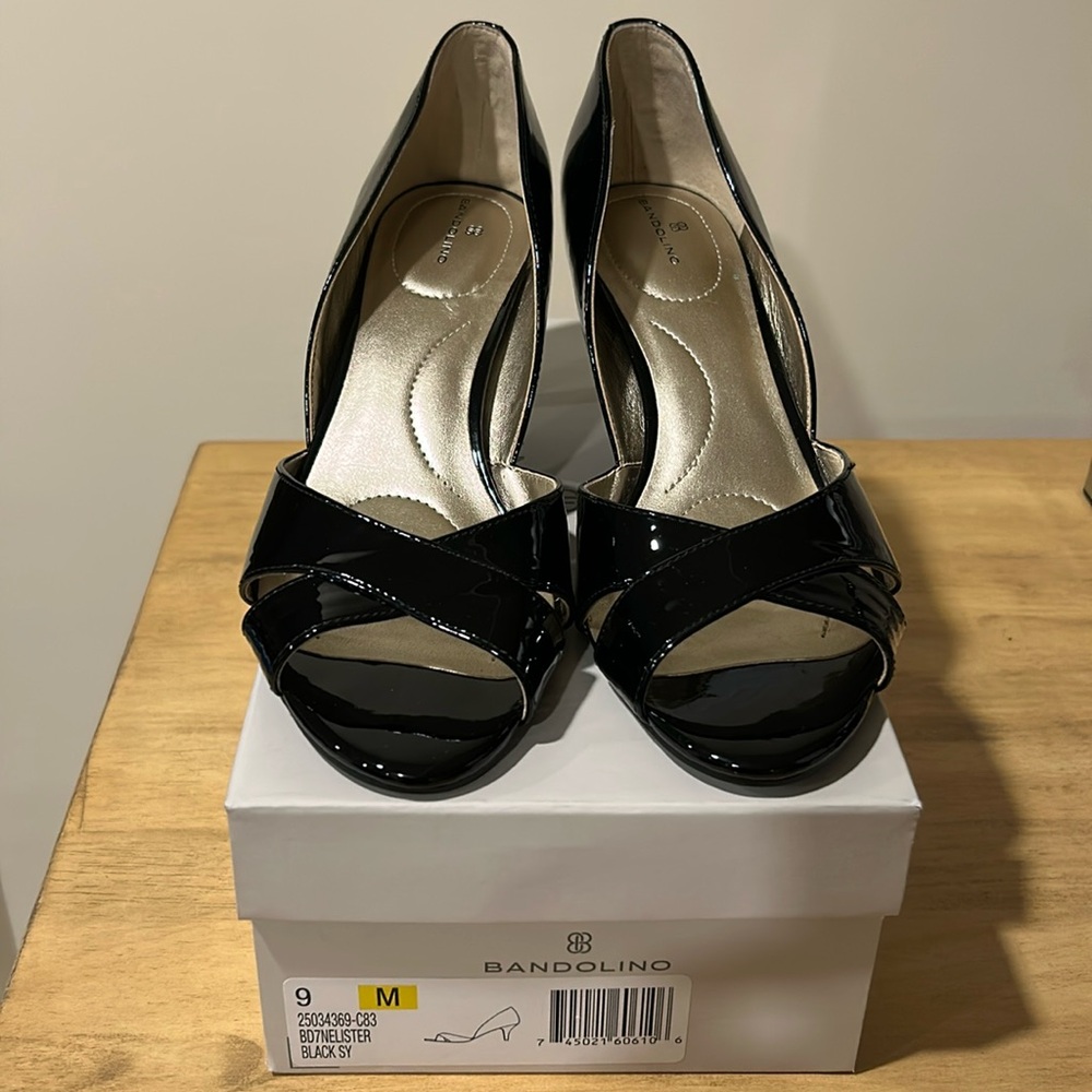 Bandolino Black Patent Open Toe Size 9
